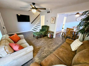 Madrona's Park Circle Place- Fenced & Convenient